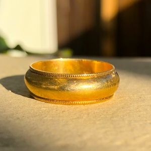 Men’s 14k gold milgrain wedding ring